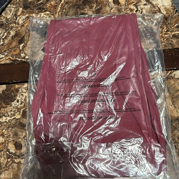 Plus ASHLEY STEWART Rhododendron Faux Leather Paneled Legging 14/16 - Picture 4 of 4